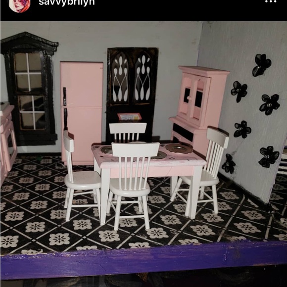 REAL Wooden Victorian Dollhouse - Picture 2 of 4